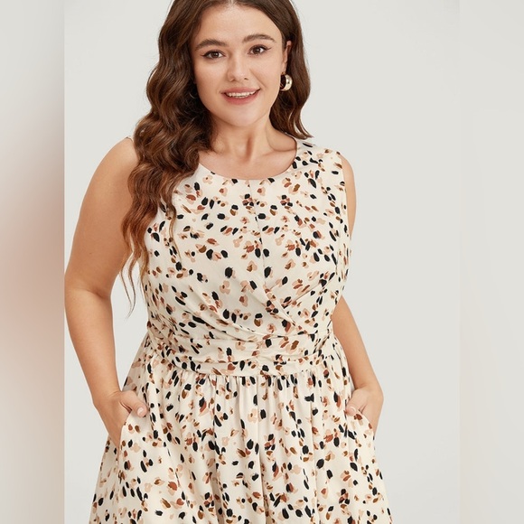 18/20 BloomChic all over print dress - Picture 3 of 5